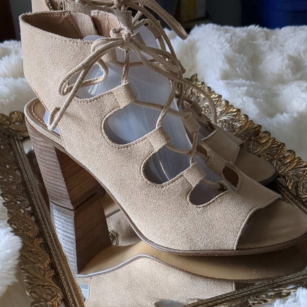 Steve Madden Tan Chunky Heel Lace-Up Sandals